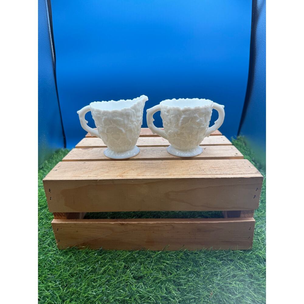 Vintage Fenton Milk Glass Ivy / Maple Leaf Creamer and Sugar Bowl Set -3.75”Tall